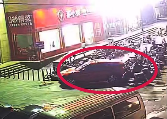 忘拉手刹车：溜了溜了(图1)