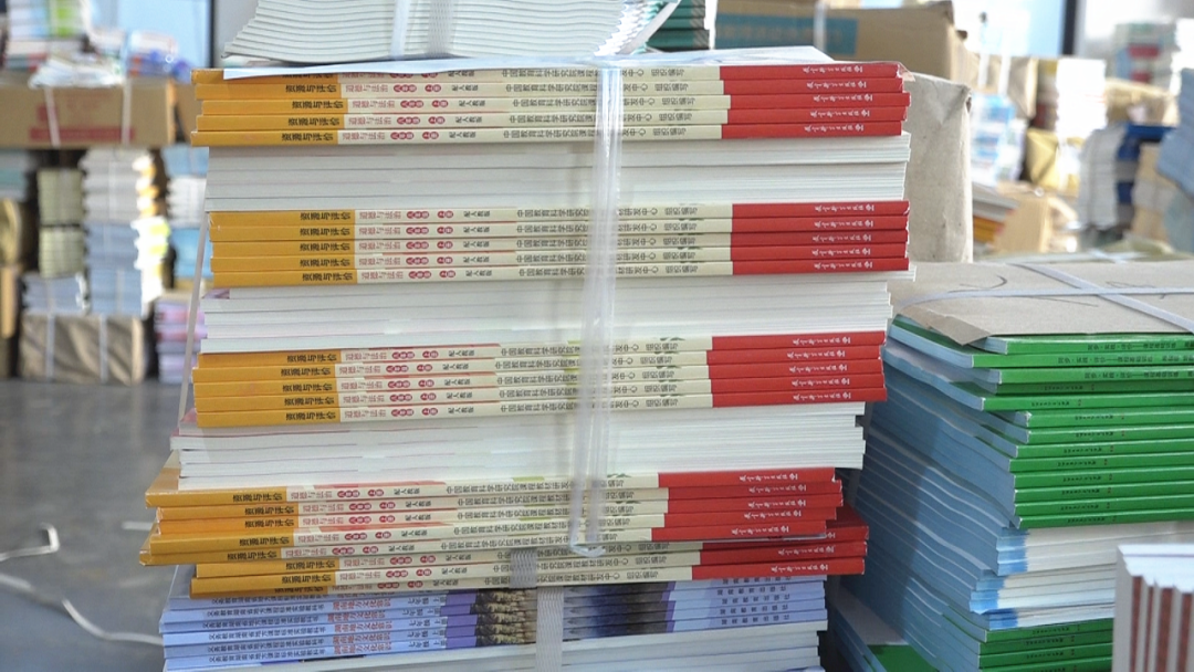 汝城：全力筹备保障全县学子“课前到书”(图1)