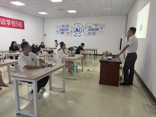 活力中国调研行｜湖北天门：上万“服二代”电商卖全球(图2)