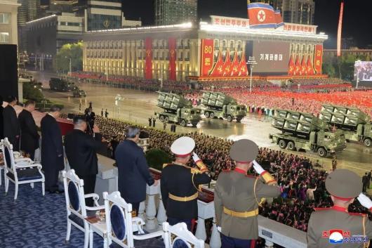 这次朝鲜阅兵都有哪些重装备？(图7)
