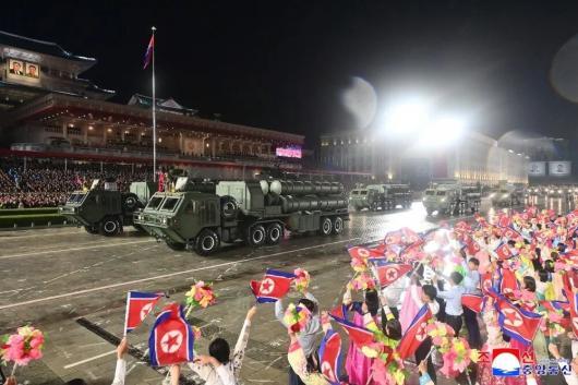 这次朝鲜阅兵都有哪些重装备？(图8)