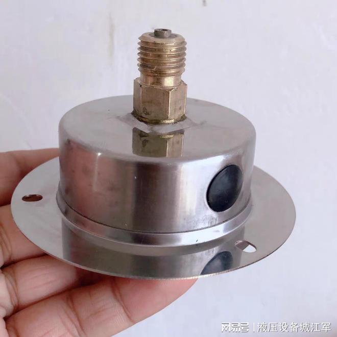 液压设备采购优选海南鑫华德电接点压表汽车仪表抗震表品(图1)