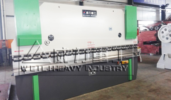 液压板料折弯机液压系统的工作原理图(图12)