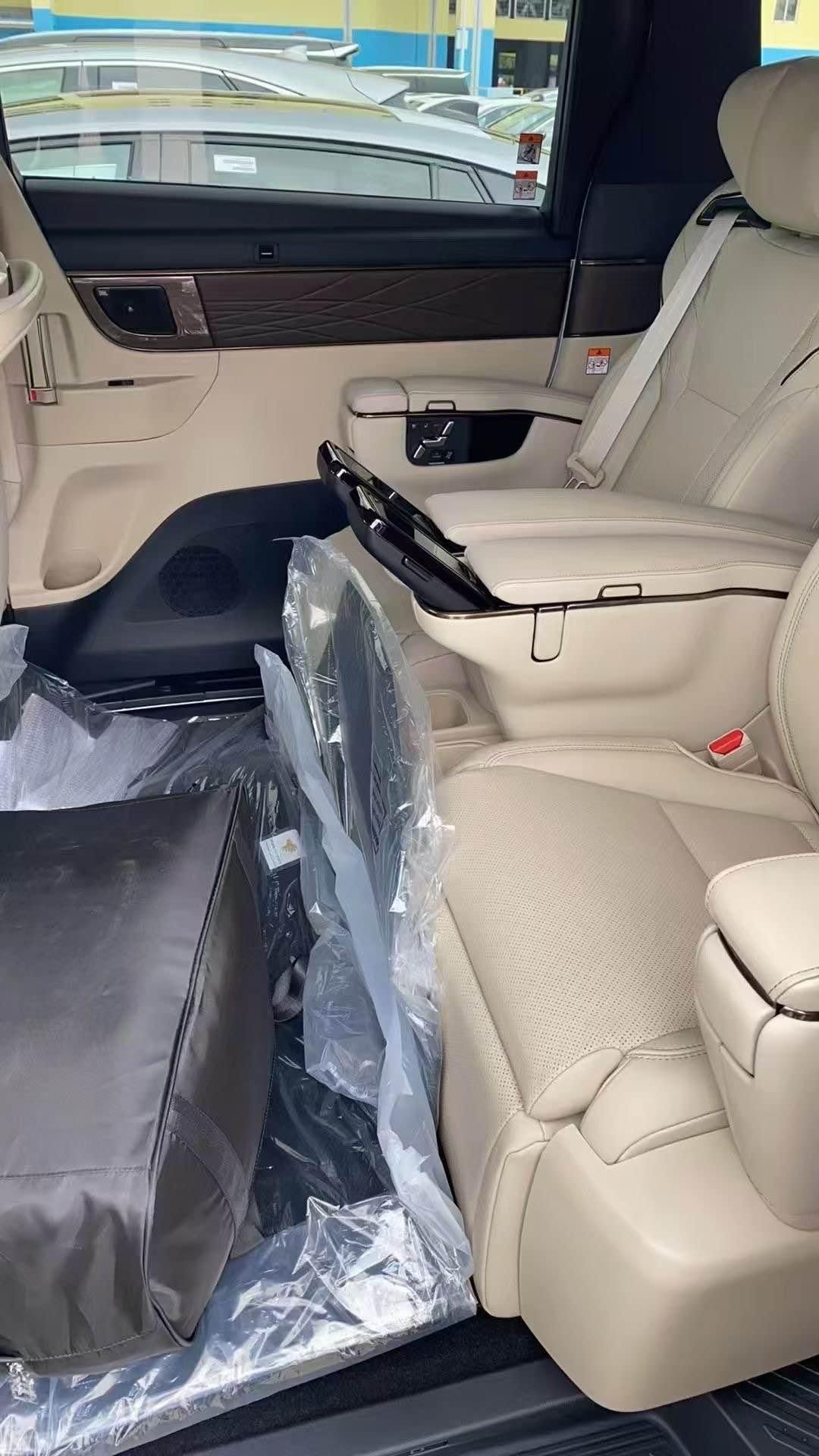 25款埃尔法黄金版金色带车衣952高配现车天津港落地价格(图5)