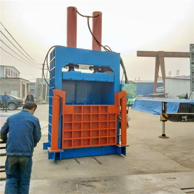 废旧布料液压打包机2026年厂家直销怎么选？源头厂家在哪？定制加工靠谱吗？(图1)