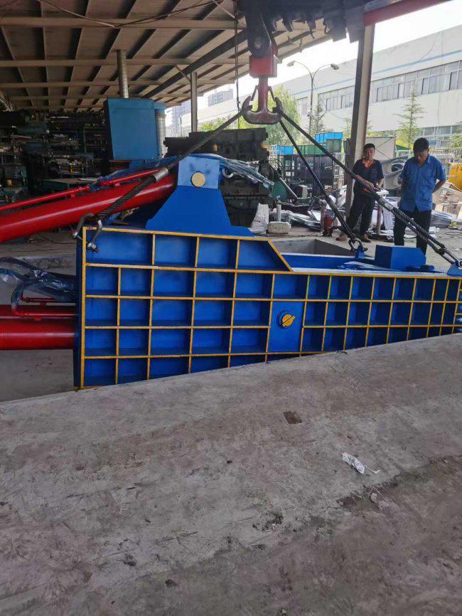 100吨废纸打包机2026年源头厂家在哪?真定制·实交付·强售后!(图1)